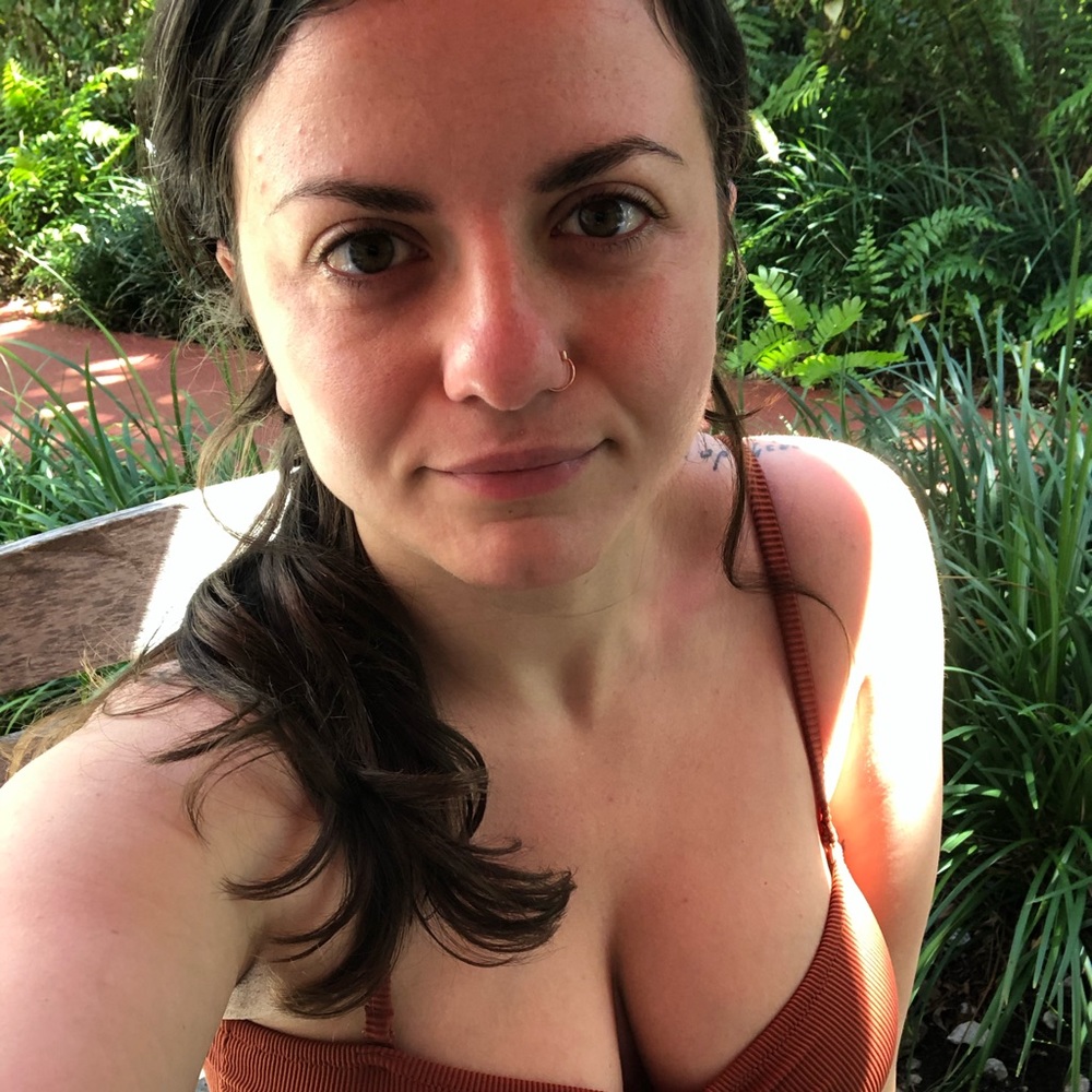 Meet your Posher, Angelia